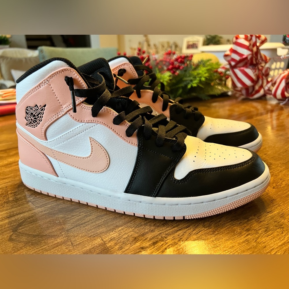 Nike Air Jordan 1 Mid Crimson Tint
